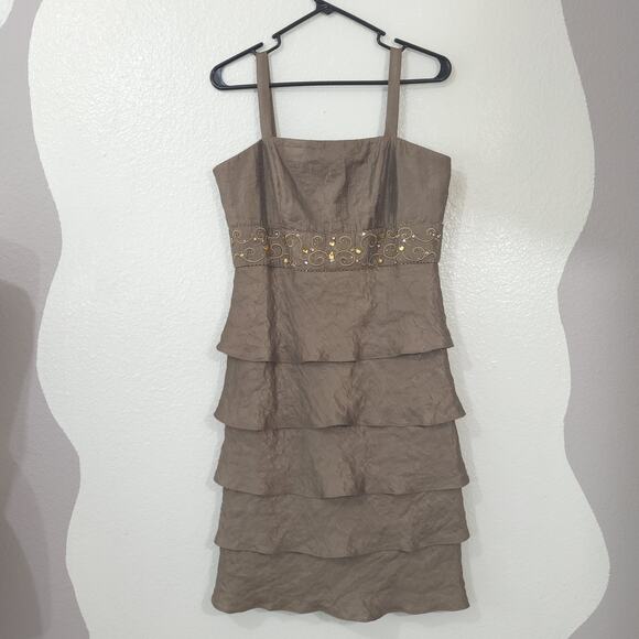 R&M Collection Dress Womens Size 10P Taupe Bronze Tiered Empire Waist Short - Picture 9 of 13